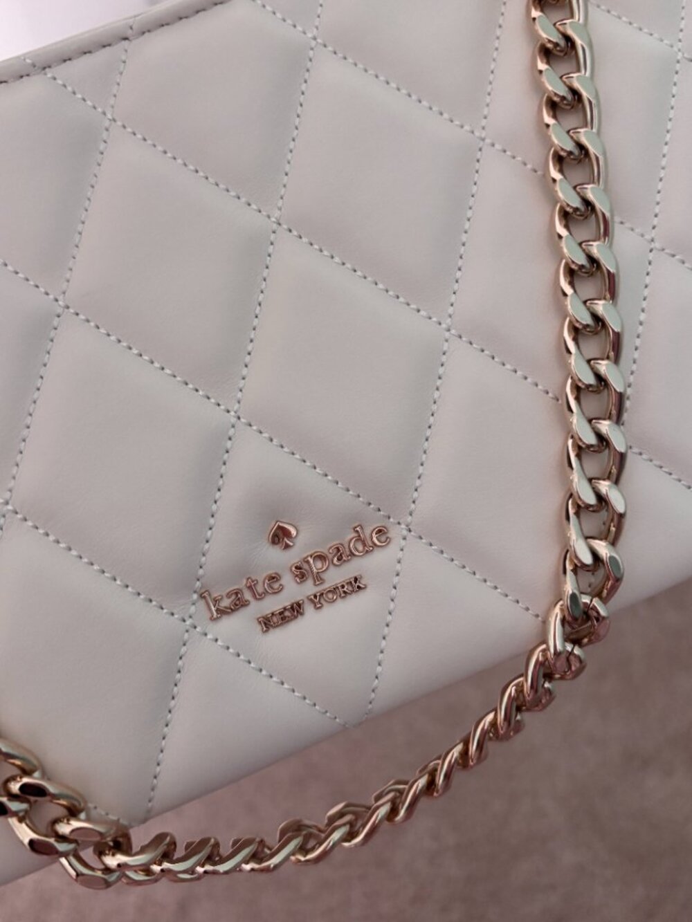 Brand New Kate Spade Carey Convertible Crossbody Meringue Cream and Gold - Picture 2 of 6